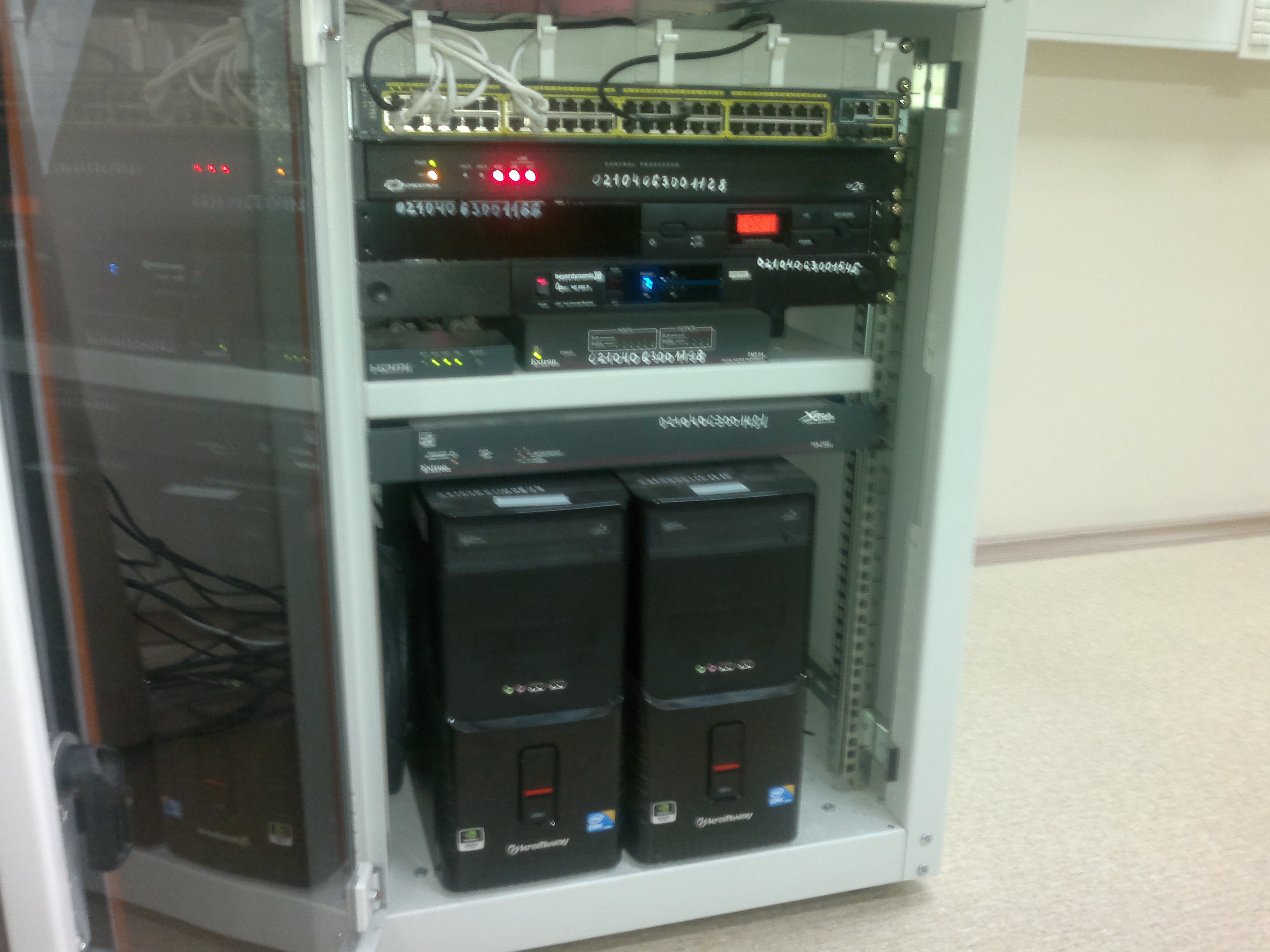 Комплекс технических средств аудиовизуализации Центра телеконференций.